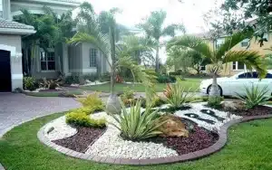 taman depan rumah lahan luas