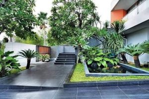 Desain Taman Depan Rumah Mewah 2