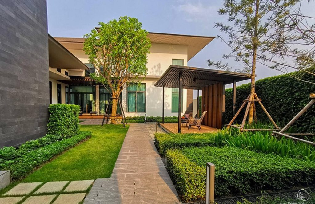 Tukang Taman Hotel